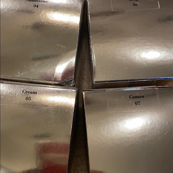 Elizabeth arden Ceramide lift and firm foundion - Picture 5 of 7